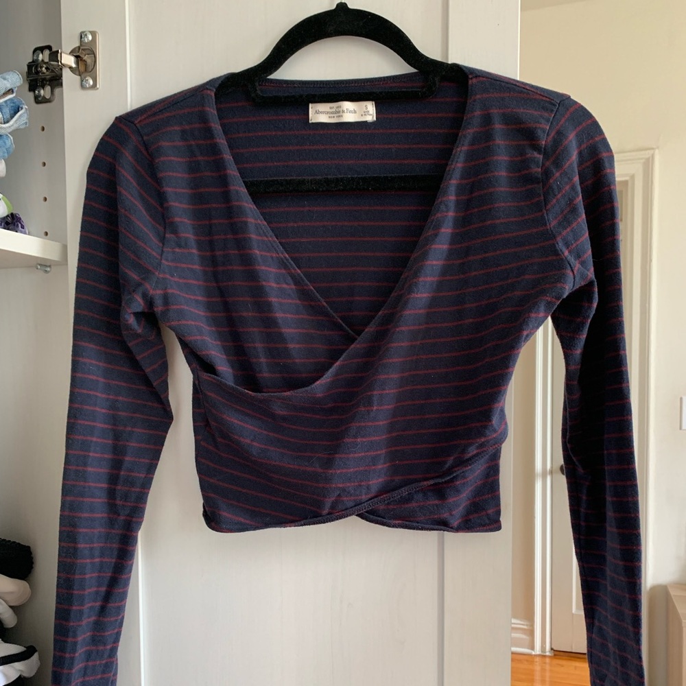 Abercrombie & Fitch Long Sleeve Crop Top